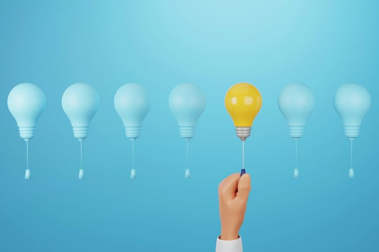 Förderung der Arbeitsqualität Glühbirnen in einer Reihe, von denen eine leuchtet